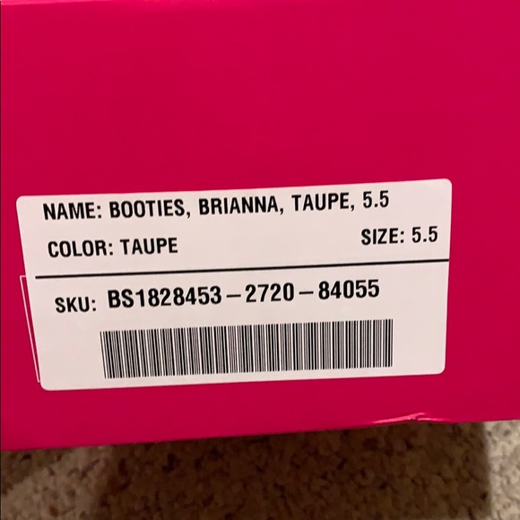 Brand new boots. Never worn still in box! - Picture 6 of 6